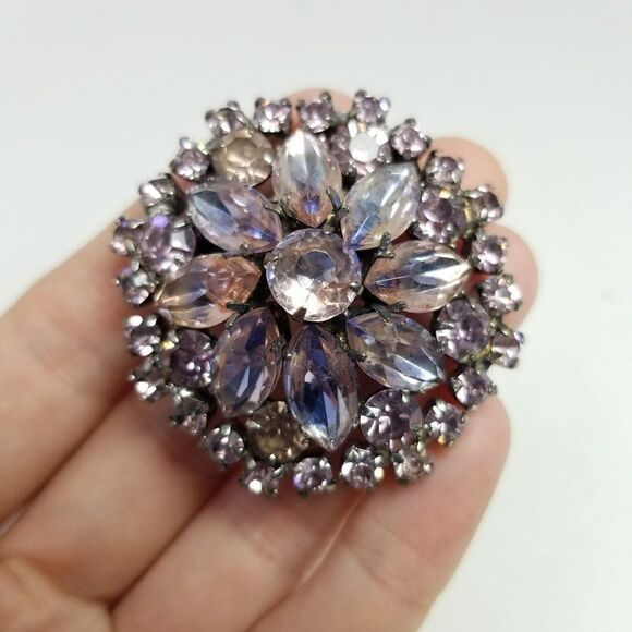 Vintage Light Purple Rhinestone Cluster Flower Floral Shape Brooch Pastel Estate - Picture 6 of 6